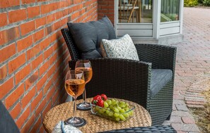 Terrace/patio - Lovely home in Grindsted with lake view (Grindsted)