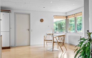 Dining - Lovely home in Grindsted with lake view (Grindsted)