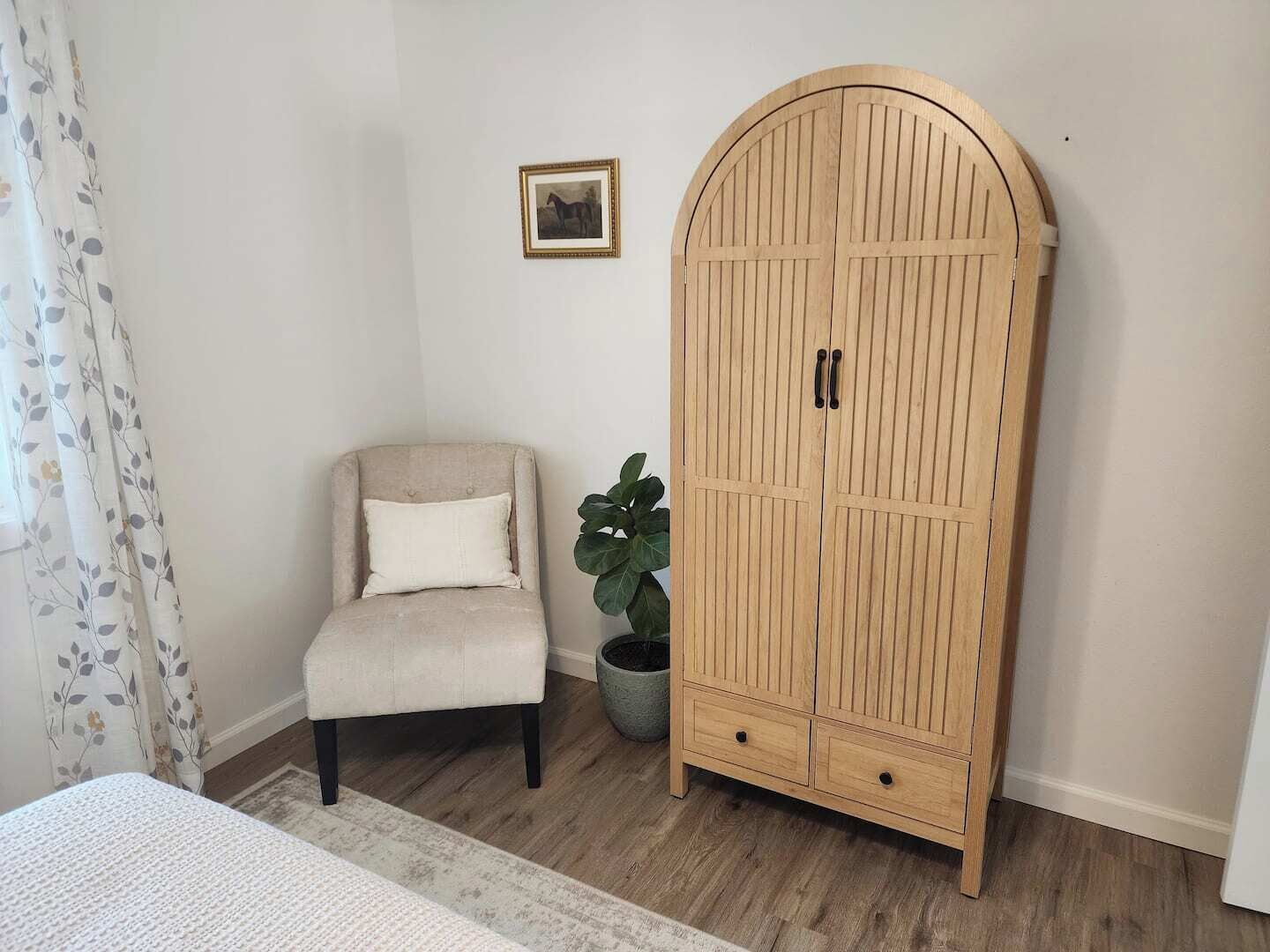 2 bedrooms, iron/ironing board, travel crib, free WiFi