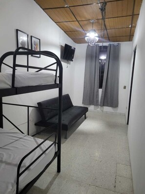 Comfort Room | Free WiFi - B&B Las Violetas (Santa Tecla)