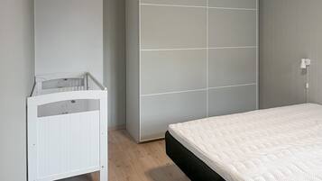 3 bedrooms, travel crib, free WiFi