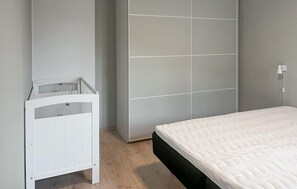 3 bedrooms, travel crib, free WiFi