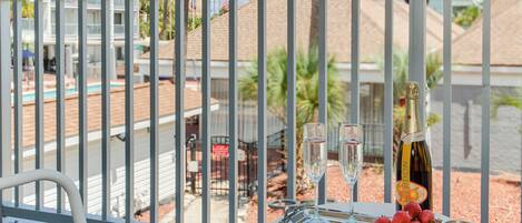 المنطقة المحيطة بالمنشأة