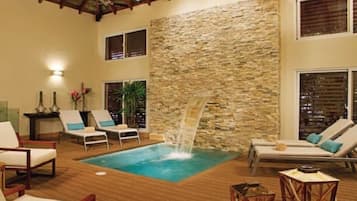 Couples treatment rooms, sauna, hot tub, steam room, hot springs