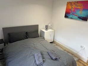 1 Schlafzimmer, WLAN, Bettwäsche