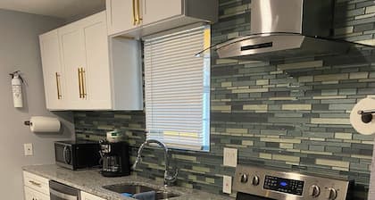 Charming 3-bedroom house with AC, WiFi ,Near San Antonio Downtown !!.