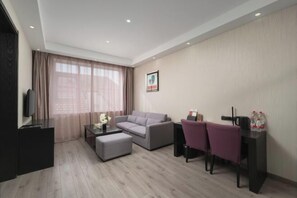 Living area - Jinxin Hostel (Laoling)