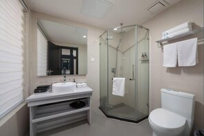 Bathroom - Jinxin Hostel (Laoling)