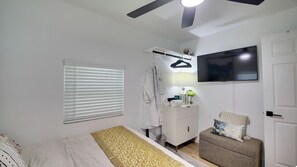 3 habitaciones, escritorio, tabla de planchar con plancha y wifi 