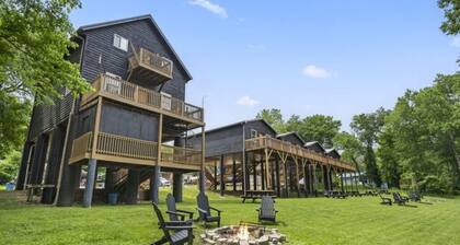 Riverfront Cabin Retreat - Cabin #2 of 5 - Sleeps 4