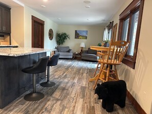 Interior - 1 BR Lakeview, 5 Mins to Glacier (West Glacier)