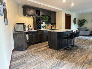 Interior - 1 BR Lakeview, 5 Mins to Glacier (West Glacier)