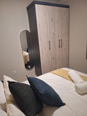 1 bedroom, iron/ironing board, WiFi, bed sheets - Apartment with WiFi and Swimming pool in the prime of Midrand, convenience 💯 (Midrand)