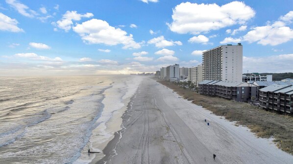 ビーチ、サンラウンジャー