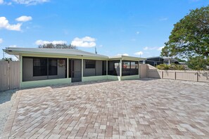 Exterior - Cocoa Beach Retreat -Hot Tub-Steps to Sand-Games-Bikes-Pet friendly (Cocoa Beach)