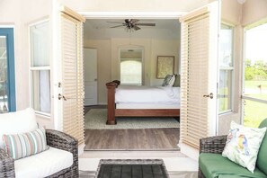 5 bedrooms, iron/ironing board, travel cot, WiFi - Heated Pool•Spacious 5BR/4BA•WiFi•Water Views•BBQ• (Rotonda West)