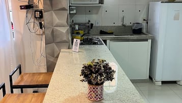 雪櫃、微波爐、爐具、咖啡機/沖茶器