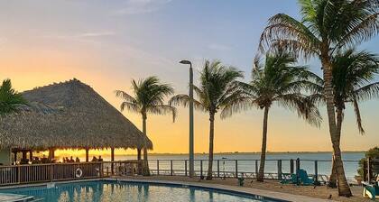 Your Beach Base: 3 miles to Anna Maria, Beaches, IMG+Firepit+15 min to LECOM