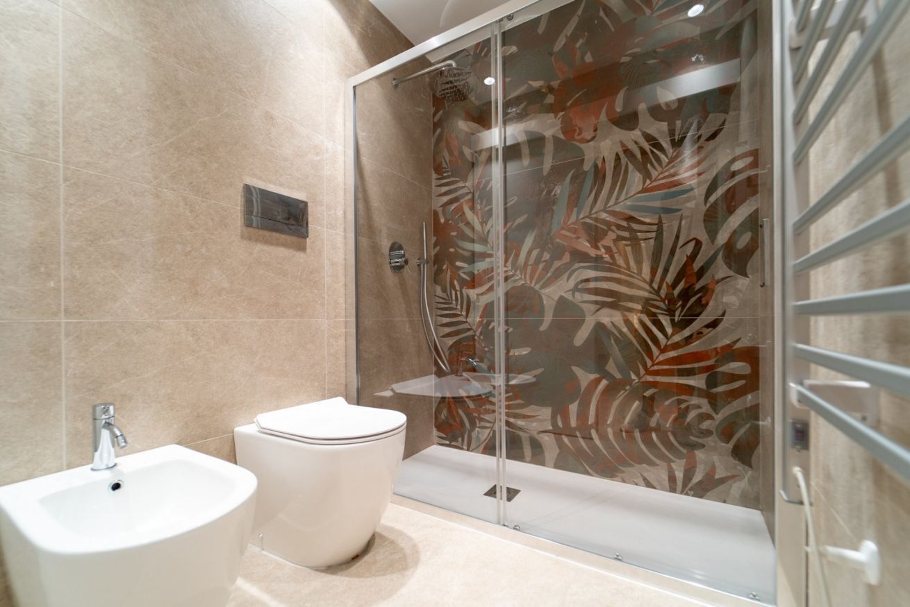 Bruser, hårtørrer, bidet