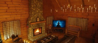 Hogwarts Hideaway -XL Outdoor deck/Scenic Hot Tub/Movie Theater in Private Woods