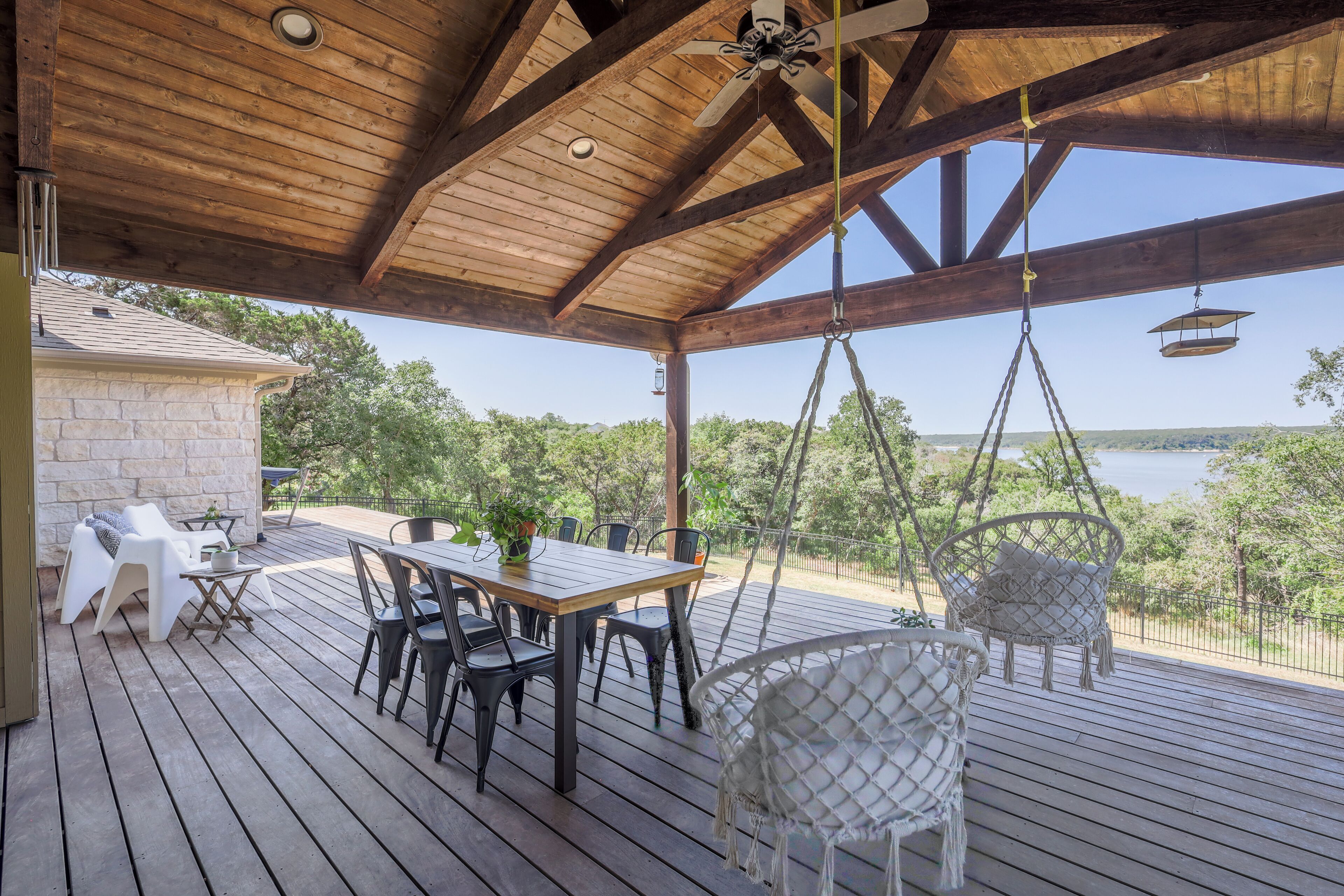 Stunning 5 bedroom with lake access