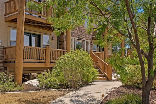 3 Bedroom Condo, Right next to the Pool and 10 min to Powder Mt