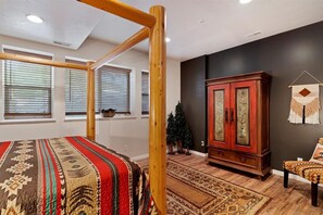 3 عدّة غرف نوم ومكواة/لوح كي وواي فاي مجانًا وملاءات أسرّة