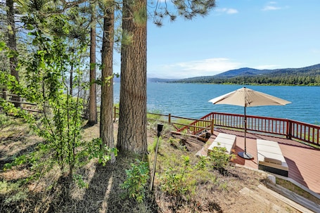 小屋, 多张床, 热水浴缸, 海滩景观 (2471) | 水景