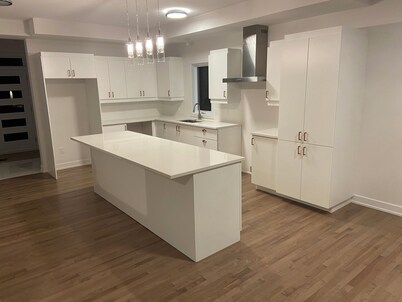 Spacieuse exécutive jumelée à louer