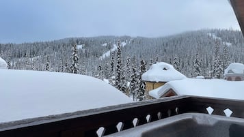 Tina de hidromasaje al aire libre