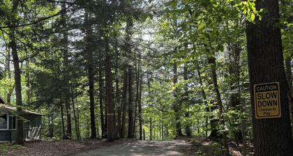 Cozy Home with Modern Upgrades in Quite Wooded Setting -Tri-St Area NH, MA, VT