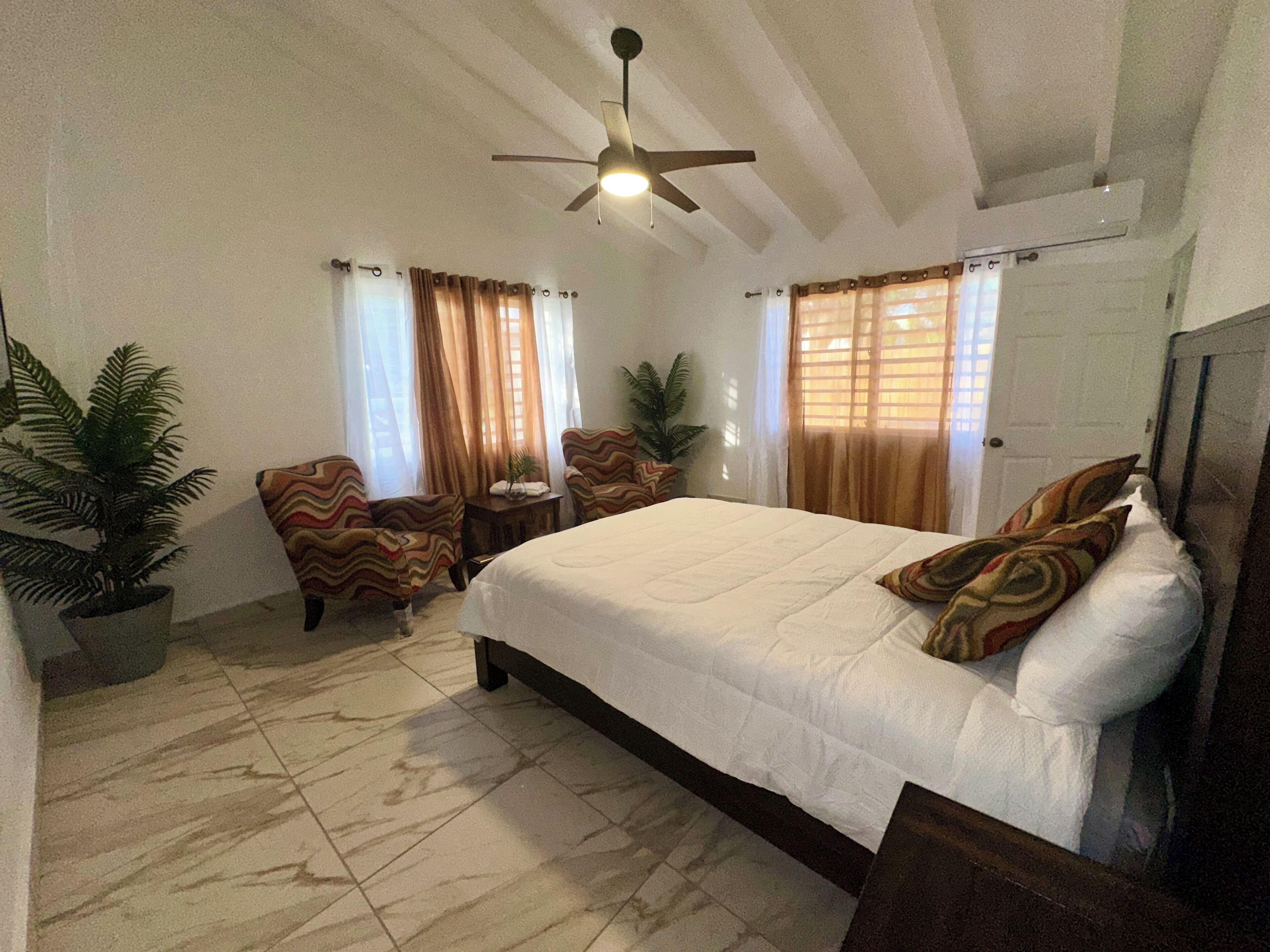 2 chambres, fer et planche à repasser, Wi-Fi gratuit, draps fournis