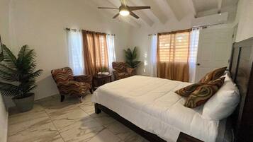 2 chambres, fer et planche Ă repasser, Wi-Fi gratuit, draps fournis