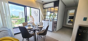 Exclusive Apartment | Private kitchen | Fridge, microwave, oven, stovetop - De Lujo a dos minutos del Monumento (Santiago de los Caballeros)