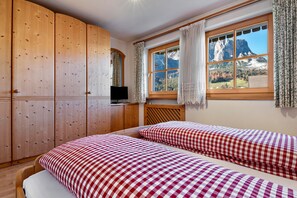 2 bedrooms, free WiFi, bed sheets