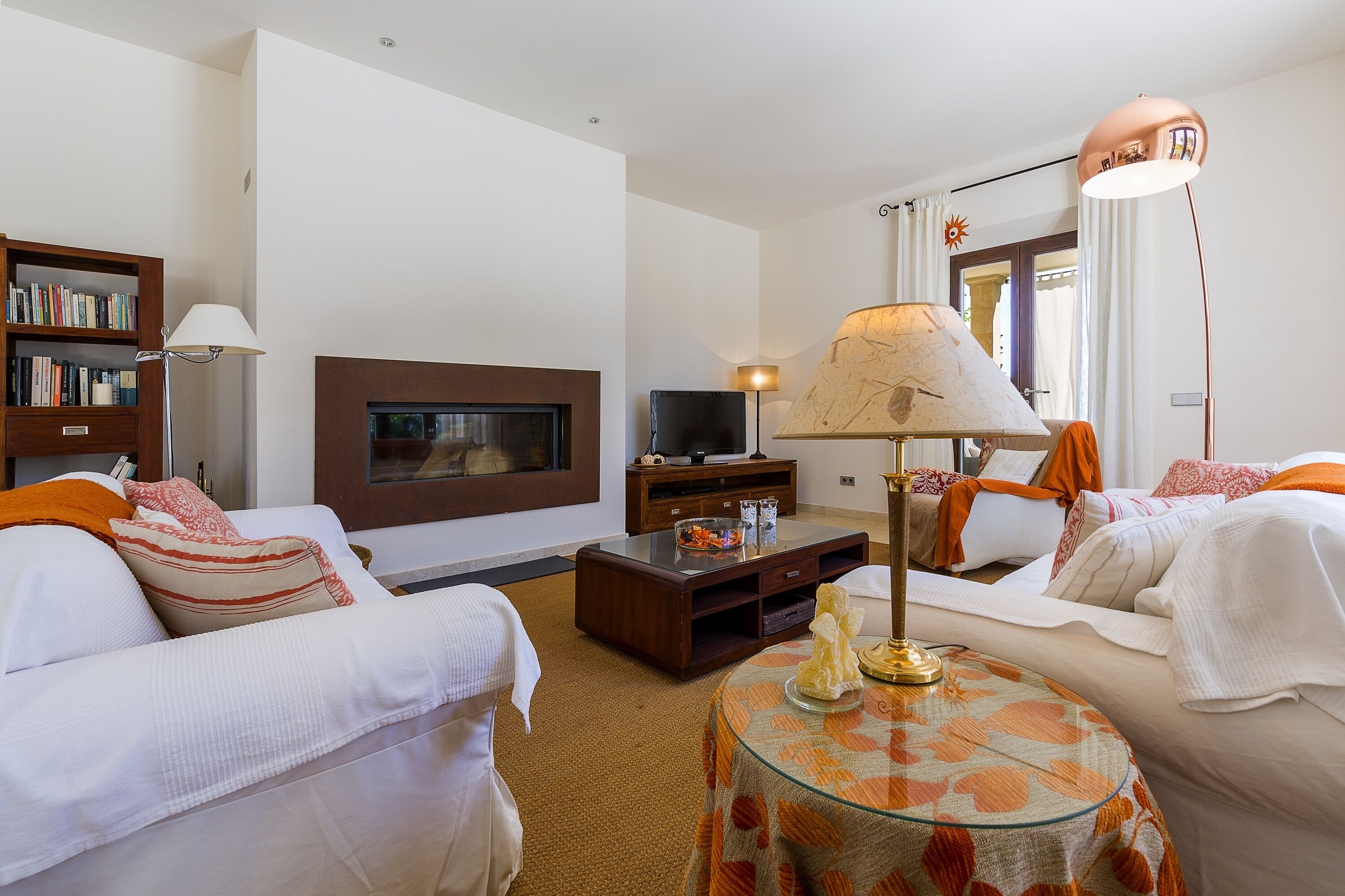 TV, fireplace, DVD player, table tennis