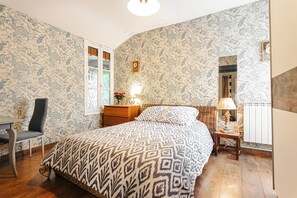 3 chambres, fer et planche à repasser, Wi-Fi gratuit, draps fournis