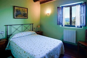 4 Schlafzimmer, Bügeleisen/Bügelbrett, kostenloses WLAN, Bettwäsche