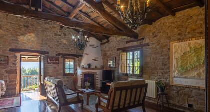 Country House 'Fuenternilla' with Mountain View, Private Terrace and Wi-Fi