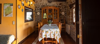 Country House 'Fuenternilla' with Mountain View, Private Terrace and Wi-Fi