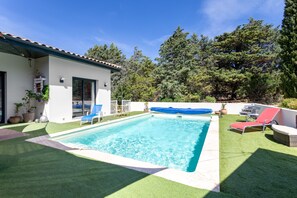 Pool - Apartment 'L'occitane' with Shared Terrace, Shared Garden and Wi-Fi (Treilles)