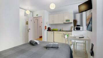 Iron/ironing board, free WiFi, bed sheets