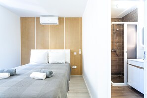 Ferros/tábuas de passar roupa, Wi-Fi de cortesia, roupa de cama