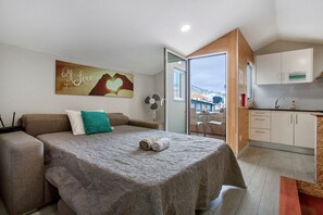1 bedroom, iron/ironing board, free WiFi, bed sheets