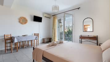 1 slaapkamer, een strijkplank/strijkijzer, gratis wifi, beddengoed