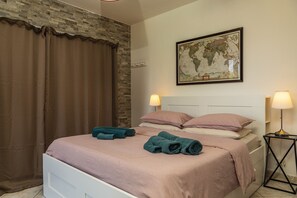 2 bedrooms, iron/ironing board, free WiFi, bed sheets