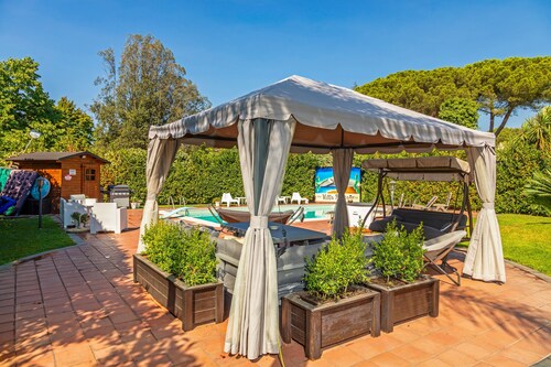 Apartment 'Villa Romano' with Sea View, Wi-Fi and Air Conditioning