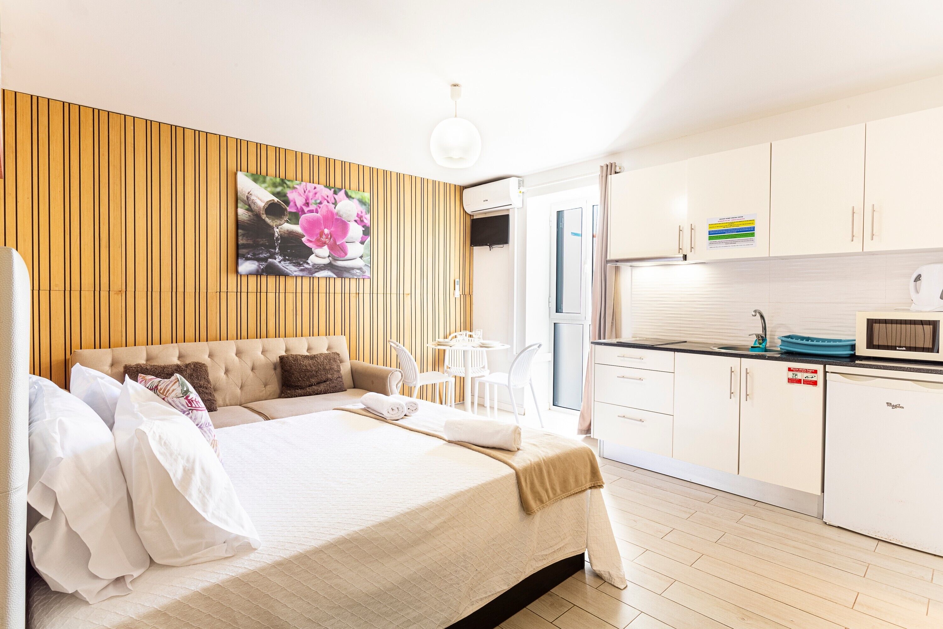 1 slaapkamer, een strijkplank/strijkijzer, gratis wifi, beddengoed