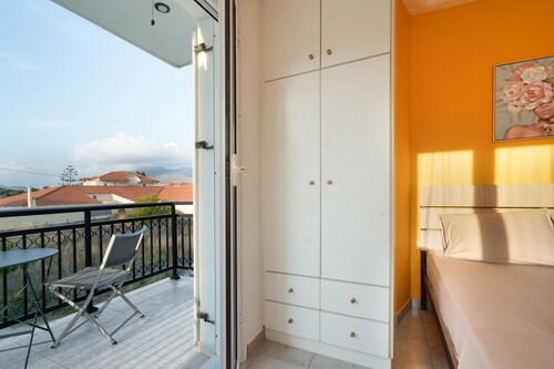 Apartment 'Anna's House 4 Lixouri Kefalonia' with Sea View and Air Conditioning