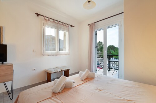 Appartamento 'Anna's House 4 Lixouri Kefalonia' con vista mare, Wi-Fi e aria condizionata